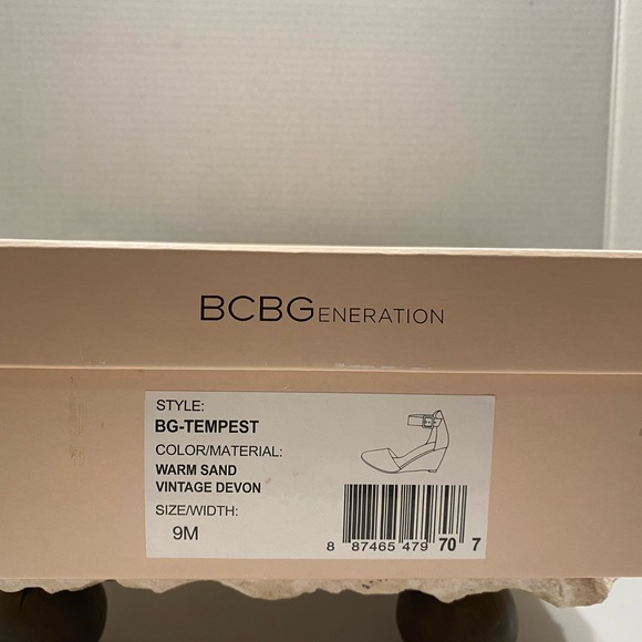 Sz 9 BCBGeneration BG-Tempest Nude Vintage Devon Leather High Heel Wedge Pumps - Picture 14 of 14